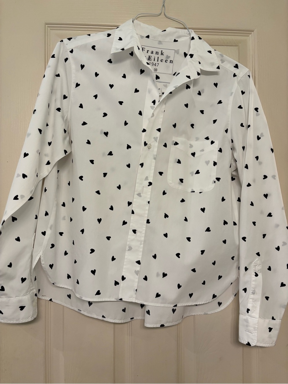 Frank & Eileen White Button-Down Shirt with Black Heart Print - Picture 2 of 3